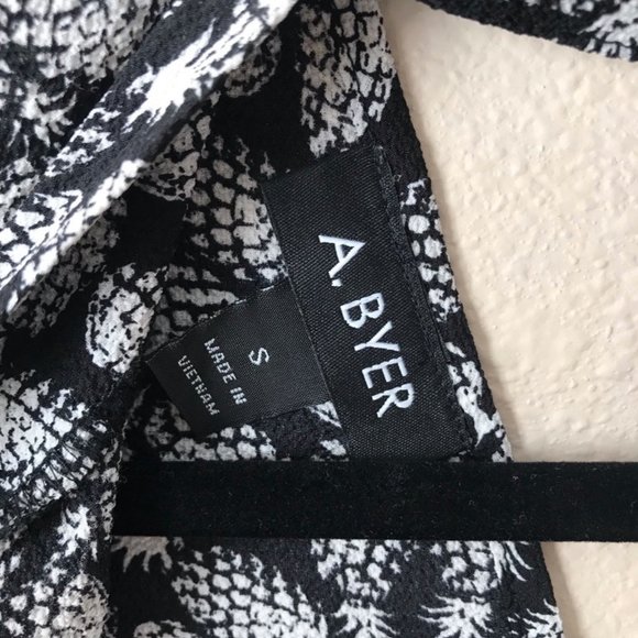 Pineapple Print Tank Top - Picture 4 of 6